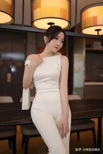 尼娜·凯莉 照片